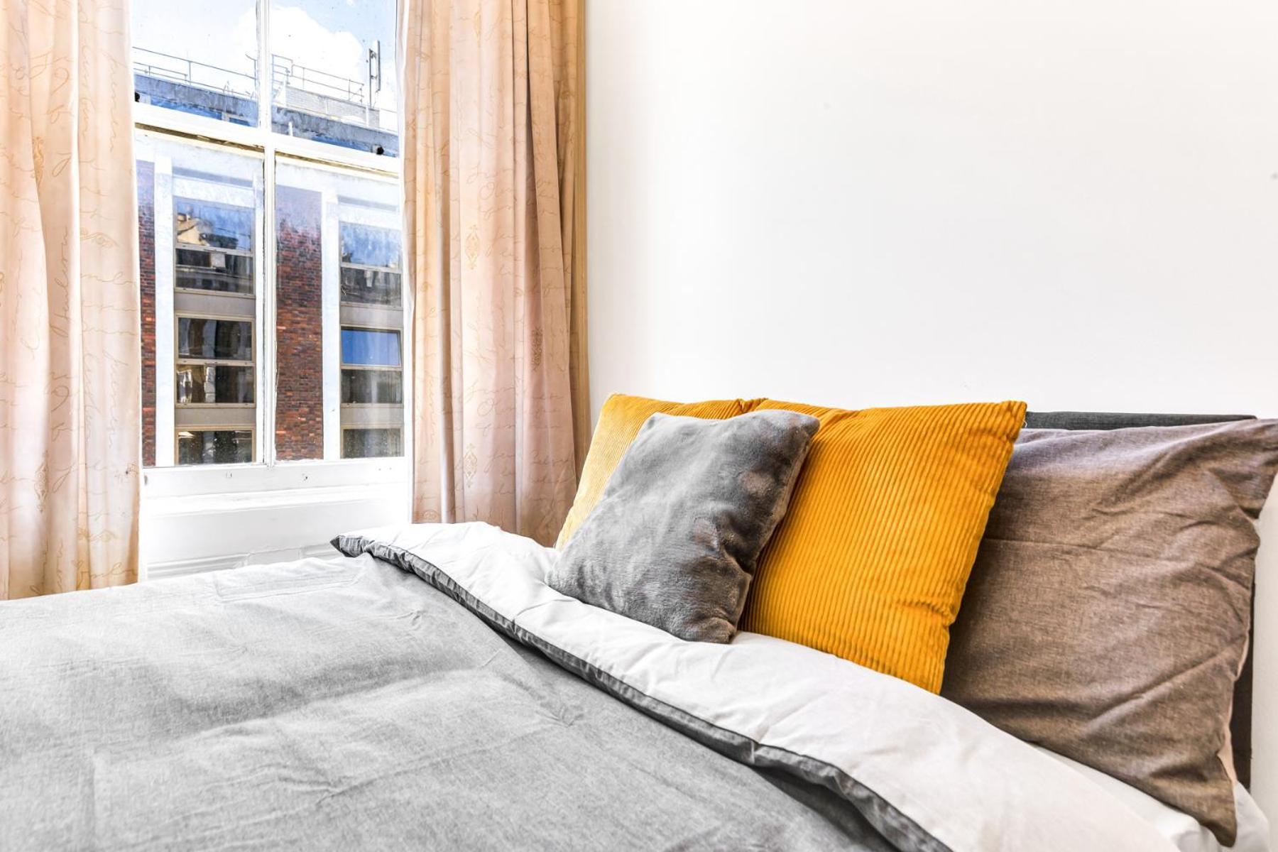 לונדון Luxstay2 Earls Court Apartment - Sleeps Up To 8 מראה חיצוני תמונה