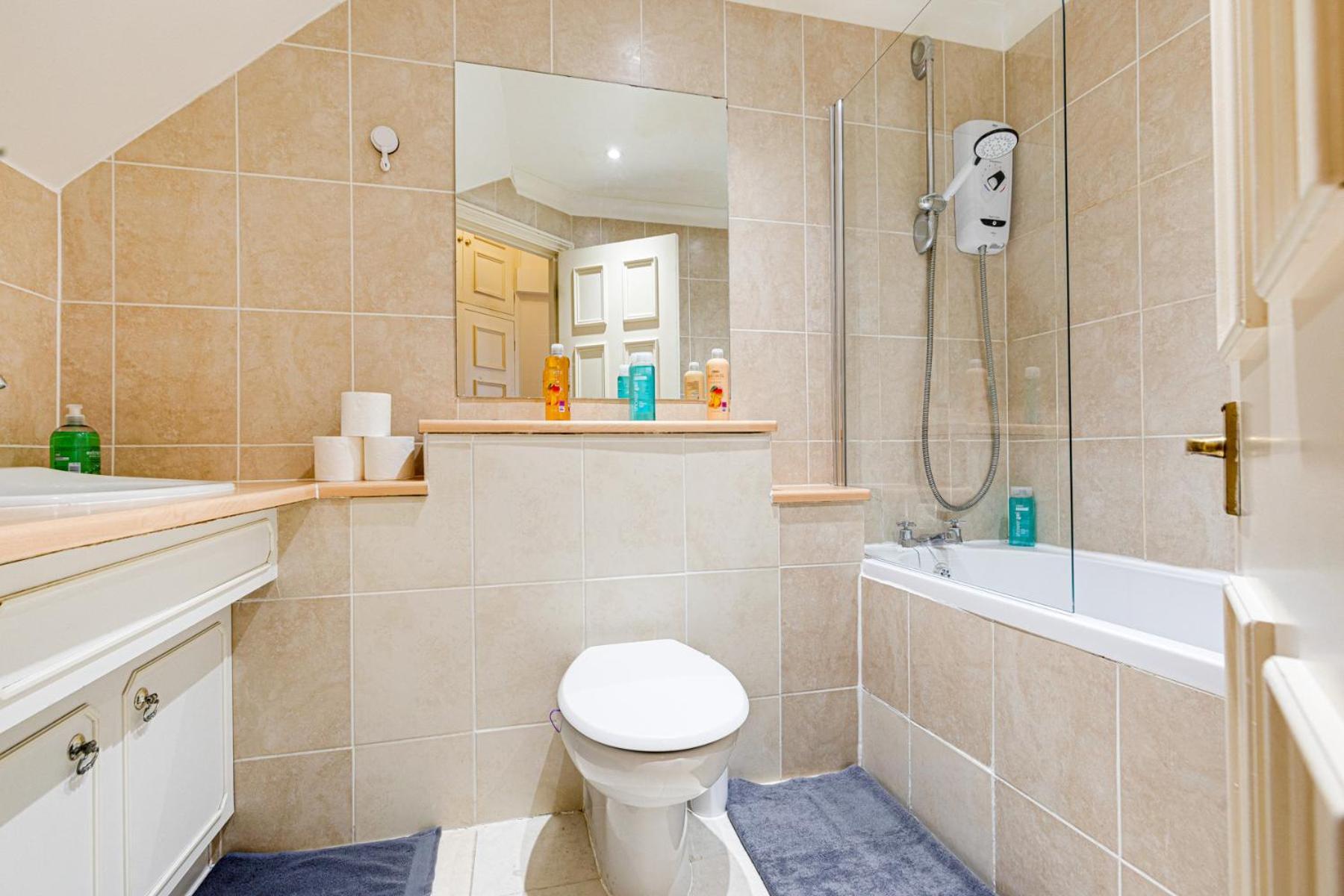 לונדון Luxstay2 Earls Court Apartment - Sleeps Up To 8 מראה חיצוני תמונה